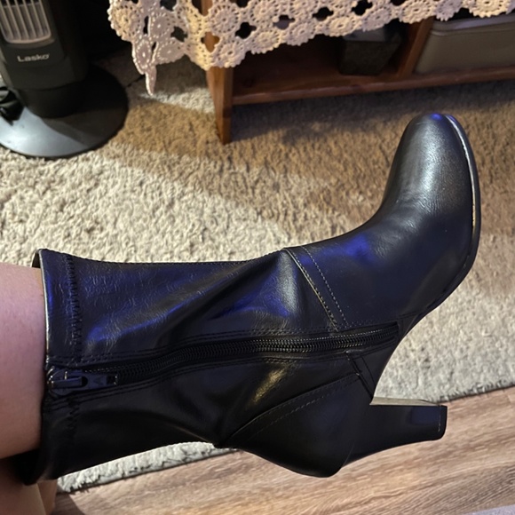 Brand new boots - Picture 11 of 14